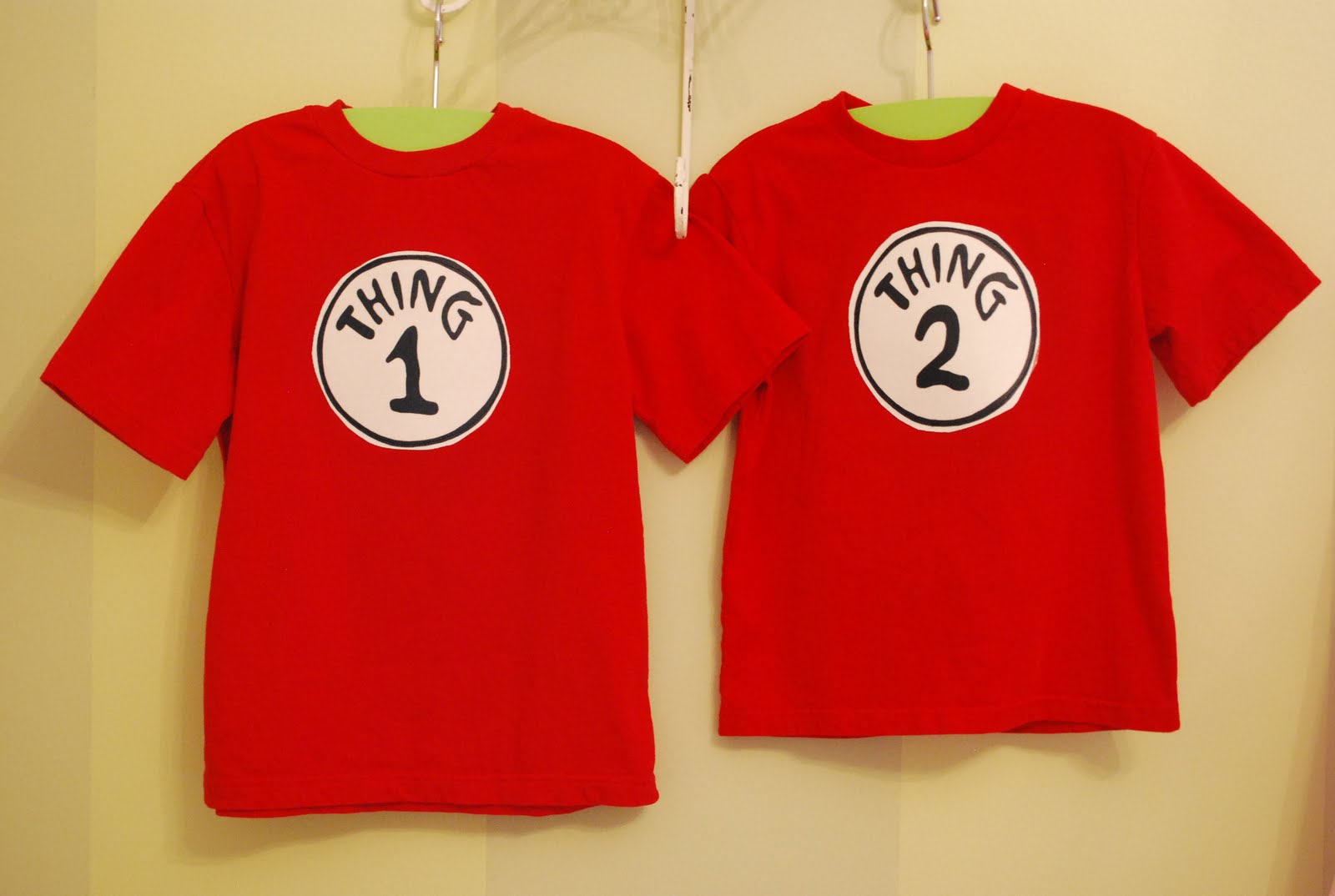 How-To: DIY Thing 1 and Thing 2 Kids T Shirts - YouTube