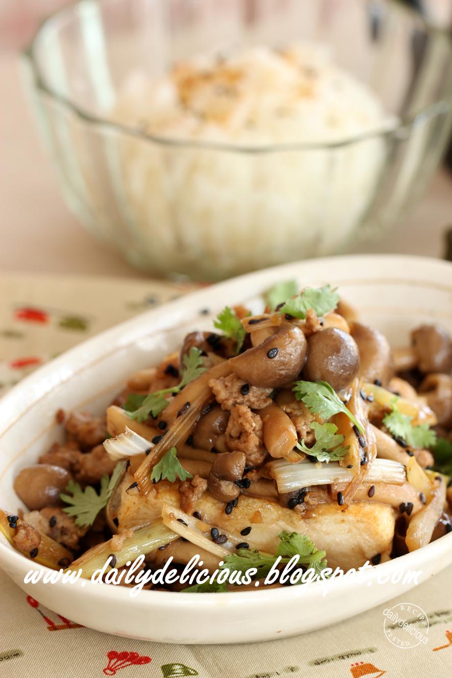 dailydelicious Fried Tofu with Stir fry Shimeji mushroom