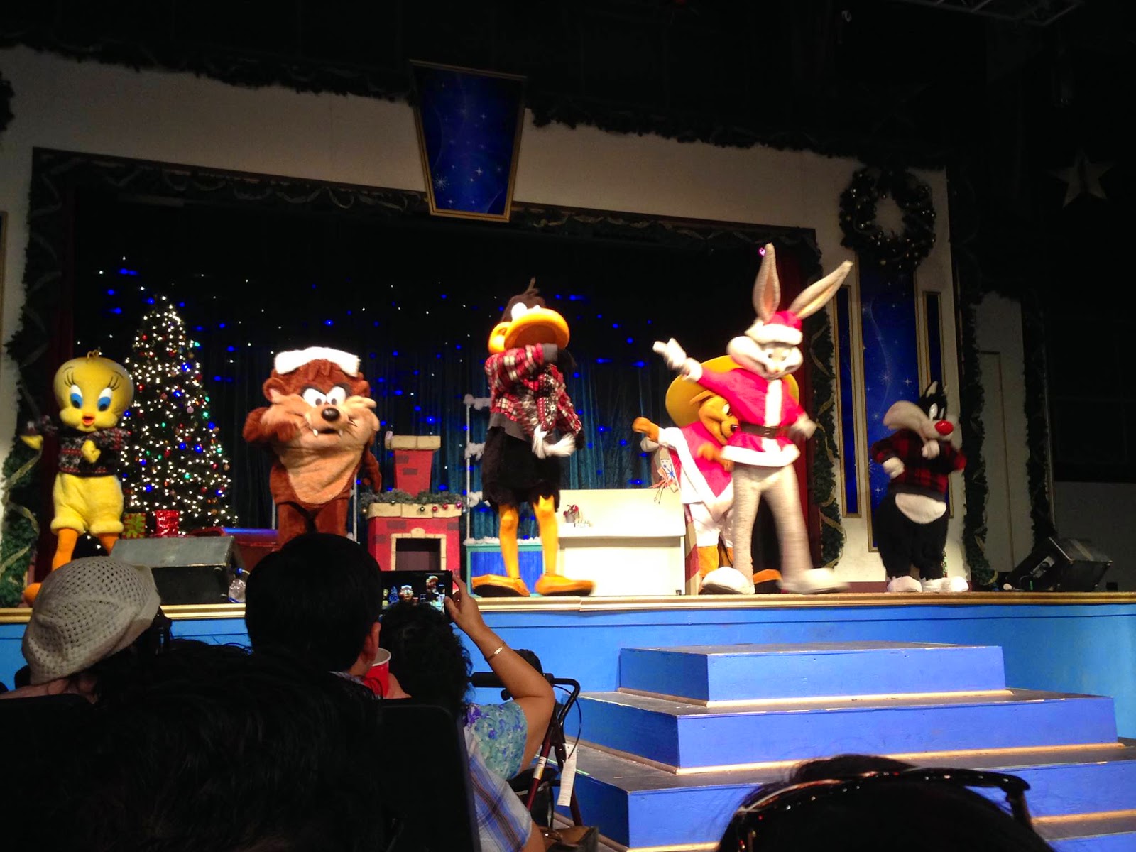 cmv 12 days of christmas looney tunes