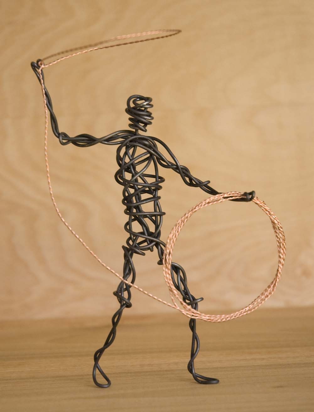 Pin op Wire Sculptures of the Human Form