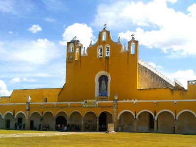 Iglesia Convento Izamal Yucatan Mexico