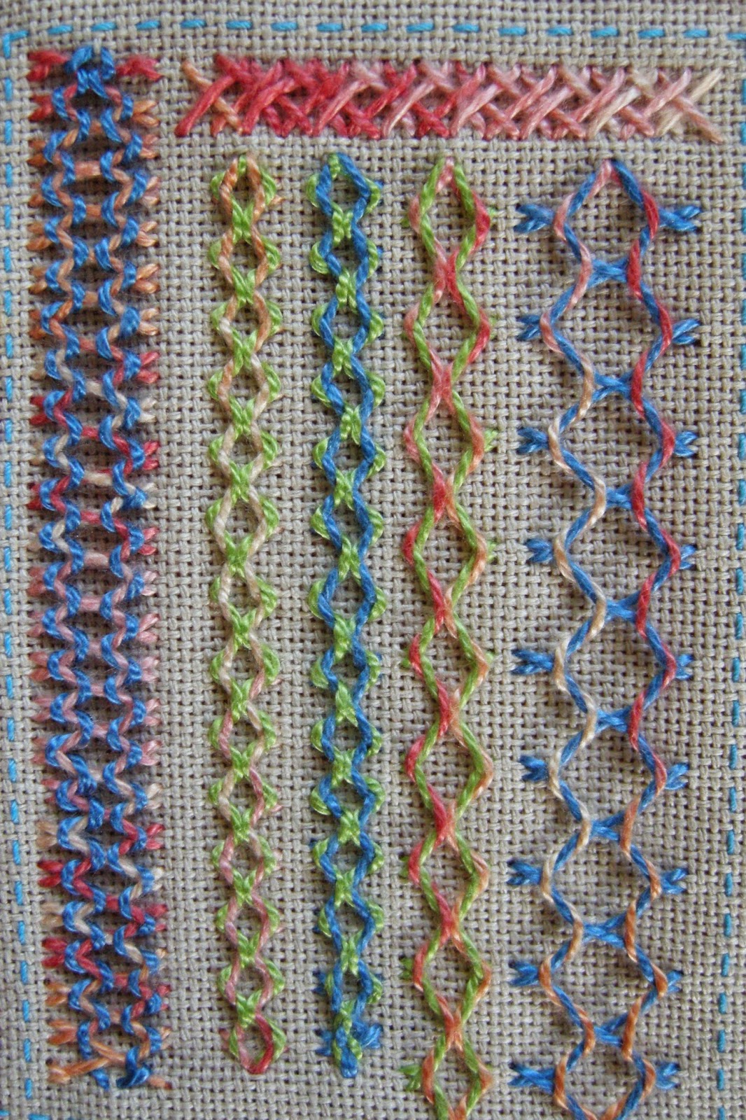 Queenie's Needlework TAST 121 Twisted Lattice Band
