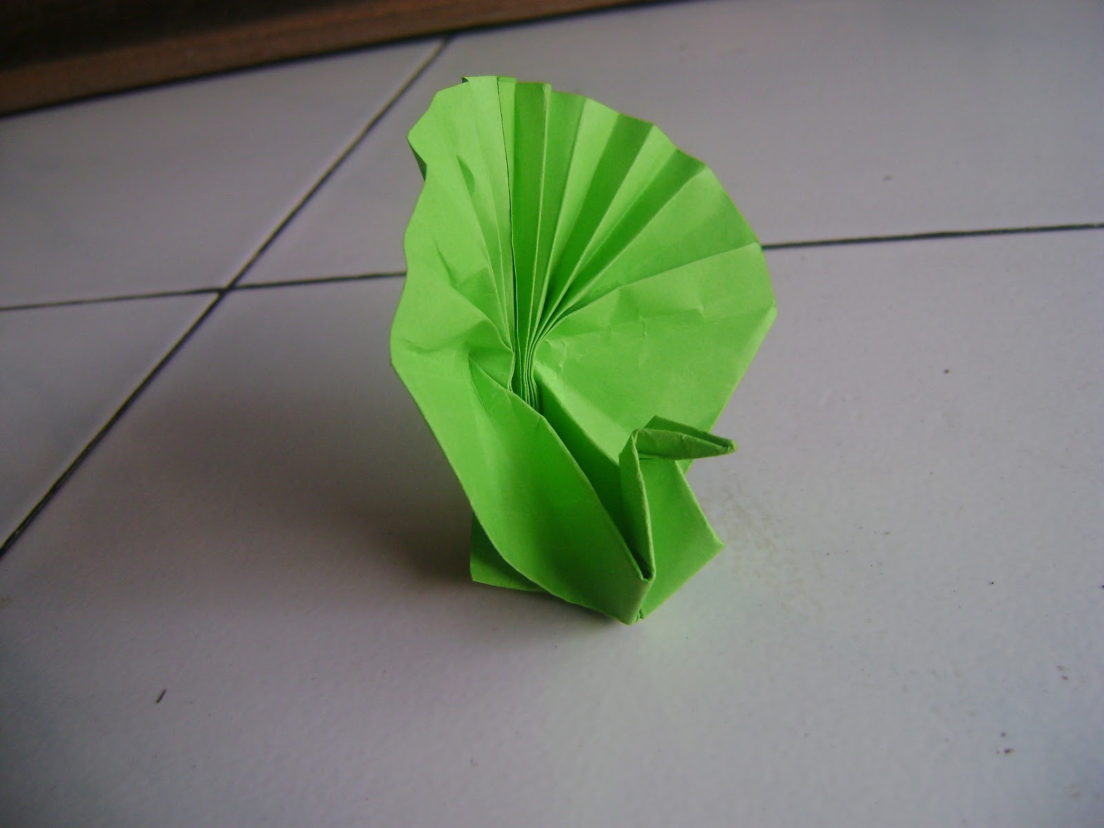 Origami bentuk Burung Merak