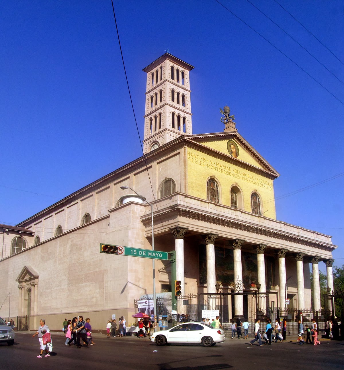 Monterrey, México La torre de la Basílica del Roble