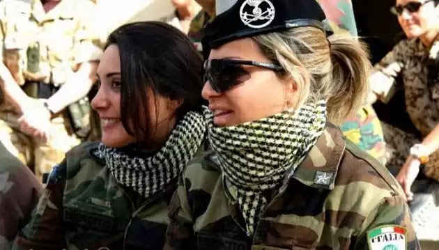 Συνελήφθη Ιταλίδα που πήγαινε να πολεμήσει στη Συρία με την ISIS Συνελήφθη Ιταλίδα που πήγαινε να πολεμήσει στη Συρία με την ISIS