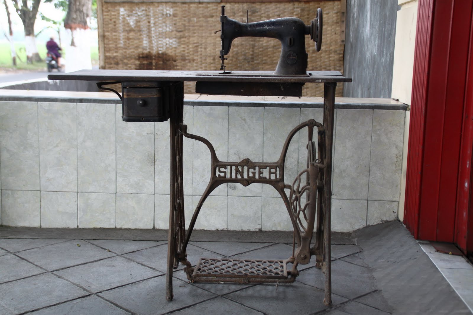 Kios Barang Antik Mesin Jahit Singer Lengkap