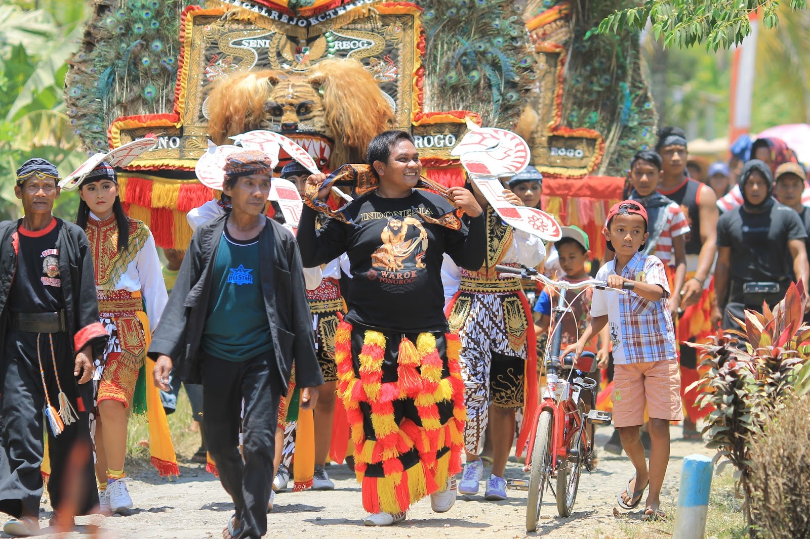 WARTA TEMPURSARI: MELESTARIKAN BUDAYA JAWA MELALUI ...