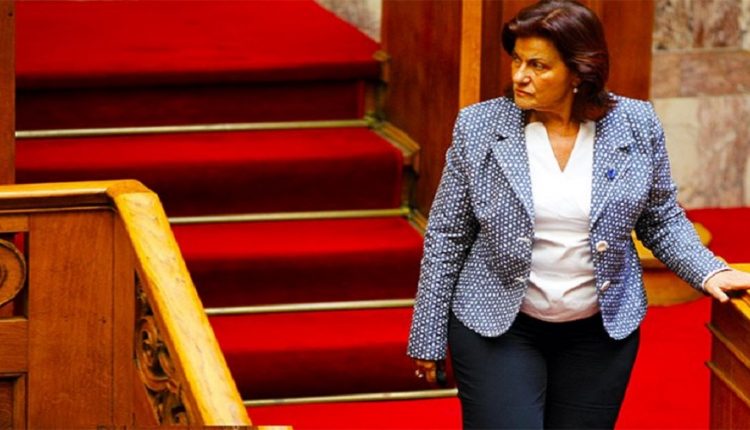 Τρώγονται μεταξύ τους! «Μαχαίρια» ανάμεσα στη Φωτίου και βουλευτές ΣΥΡΙΖΑ Έκοψε επιδόματα γιατί οι τρίτεκνοι δεν μας ψηφίζουν Τρώγονται μεταξύ τους! «Μαχαίρια» ανάμεσα στη Φωτίου και βουλευτές ΣΥΡΙΖΑ Έκοψε επιδόματα γιατί οι τρίτεκνοι δεν μας ψηφίζουν