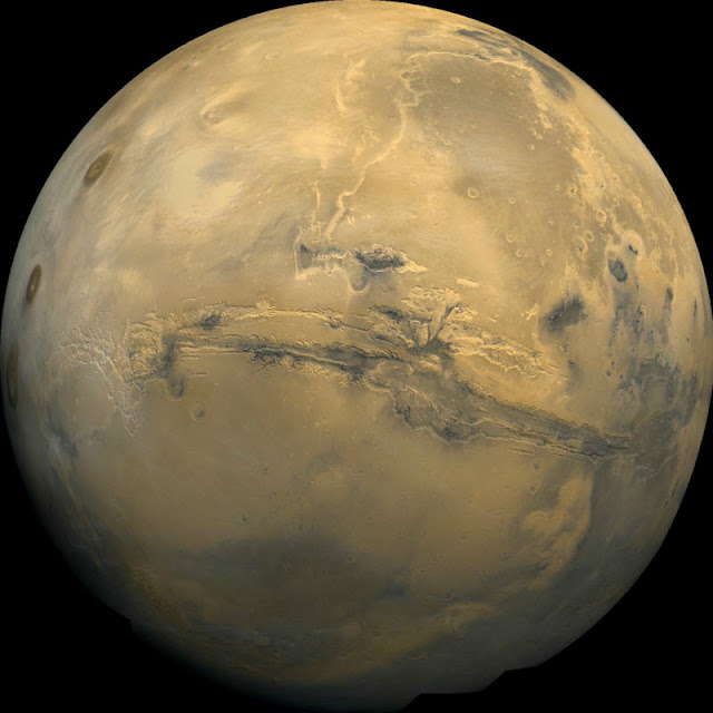 شاهد أكبر وادي  في المجموعة الشمسية Marineris,+The+Largest+Canyon+In+The+Solar+System-07