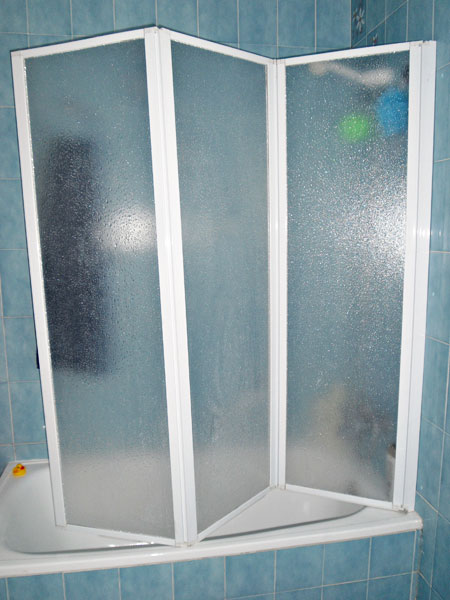 Cortinas de baño de cristal: cristales y films empavonados ...