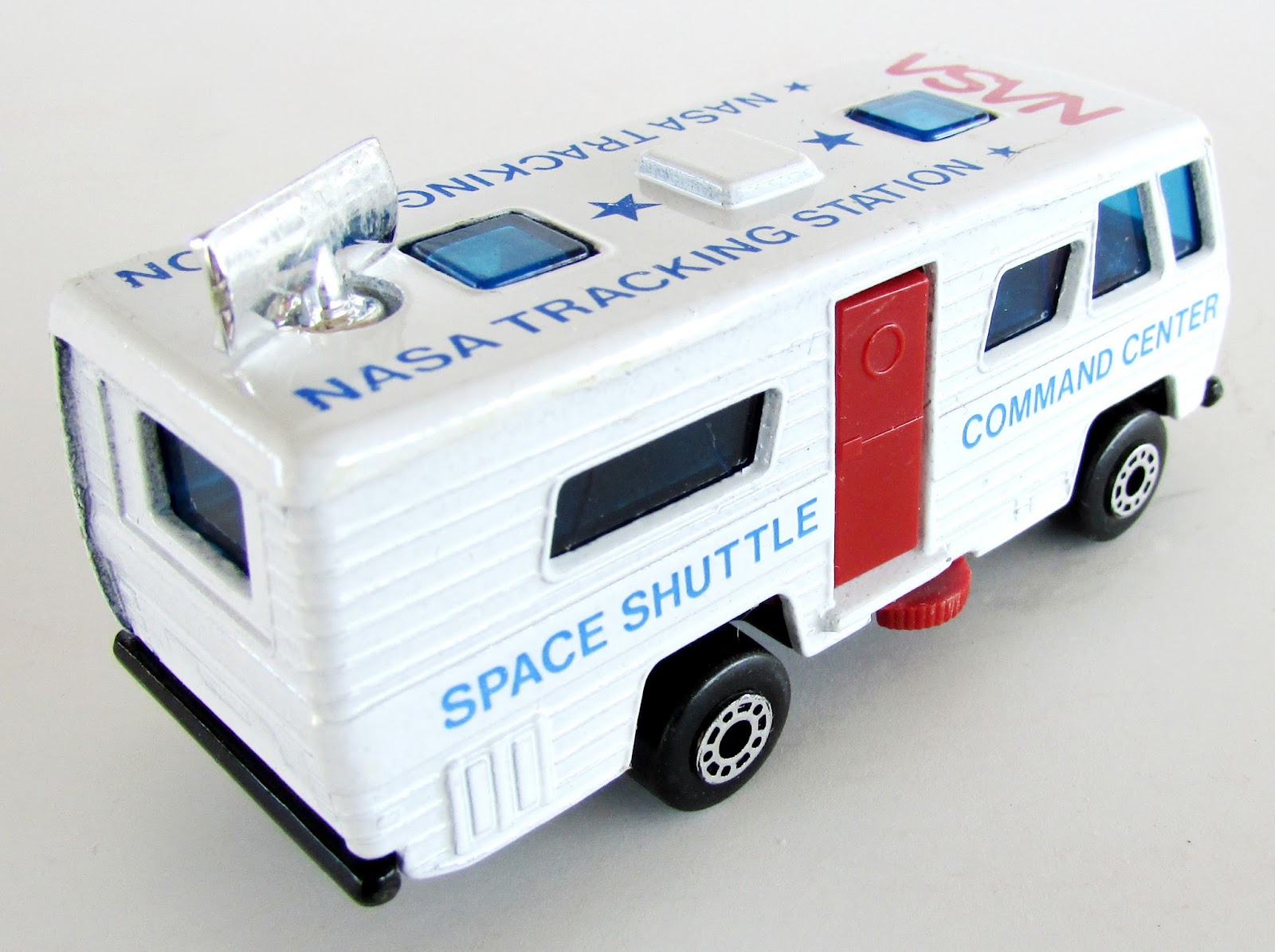 Toys and Stuff Matchbox NASA Tracking Vehicle 014 on Header Card