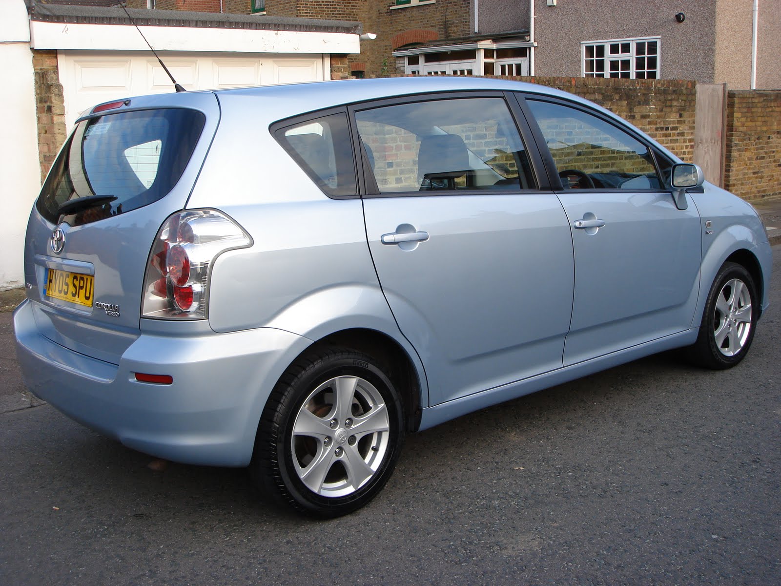 Renault Scenic 2004 Toyota Corolla Verso 2005 Auto