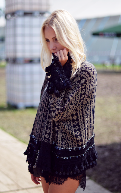 TheSkinnyandtheCurvyone_ChiemseeSummer_Festival_Poncho_Zara_Boots TheSkinnyandtheCurvyone_ChiemseeSummer_Festival_Poncho_Zara_Boots