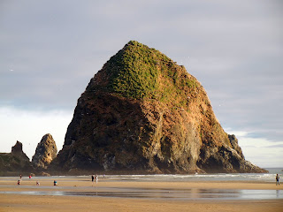 Haystack rock on Cannon Beach in Oregon