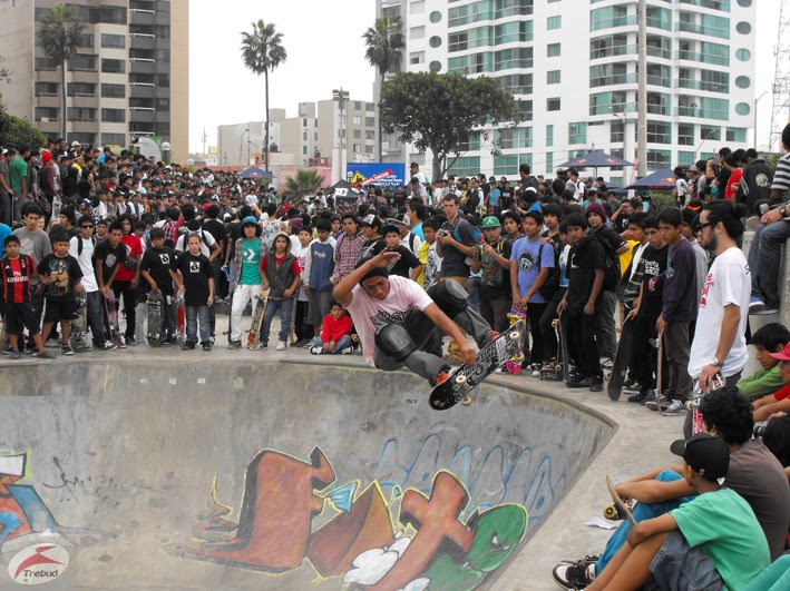 RodandoPerú DÍA MUNDIAL DEL SKATE 2011, LIMA PERÚ.