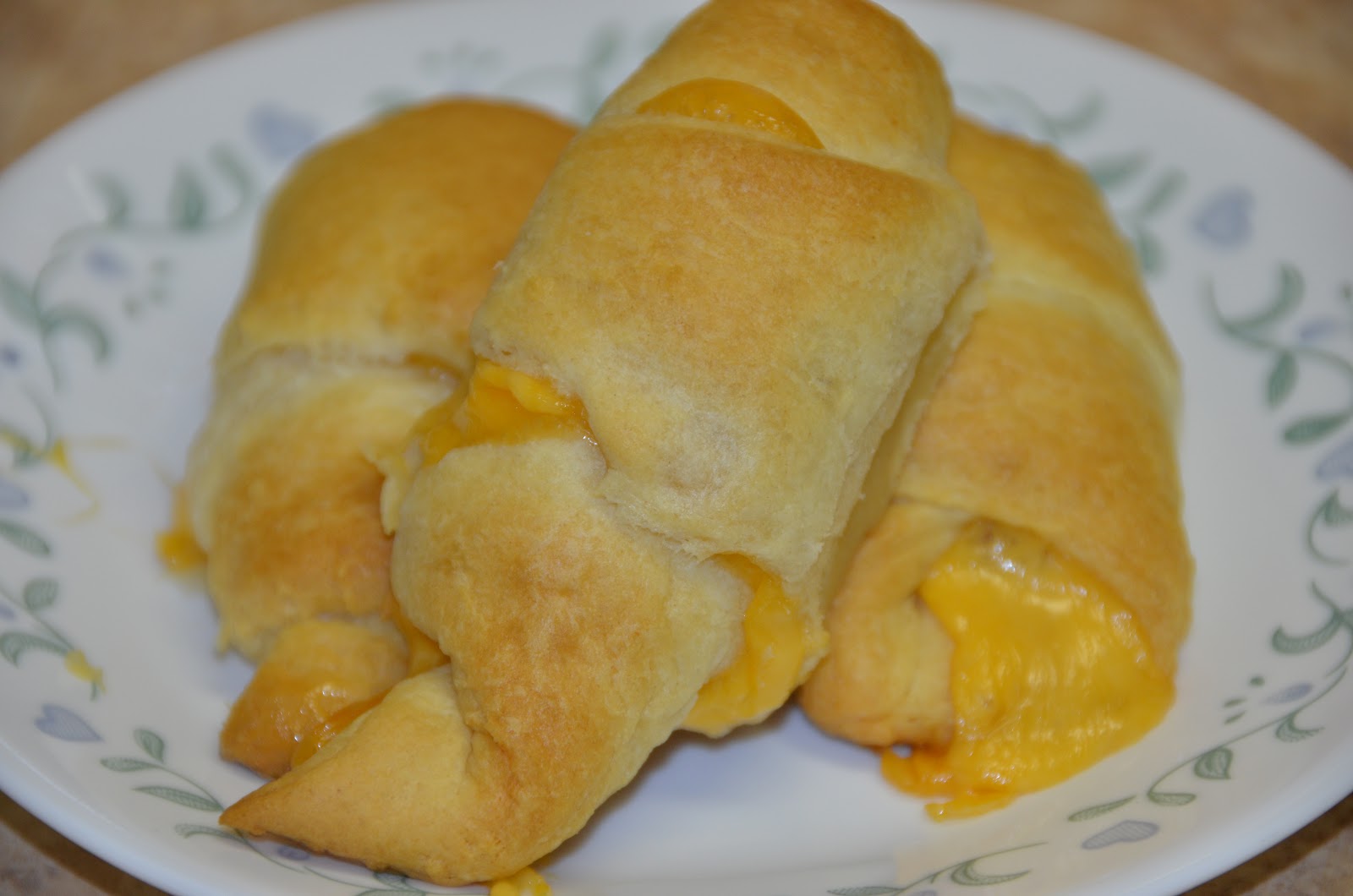 THE SERENDIPITY BISTRO: Ham & Cheese Crescent Roll-Ups