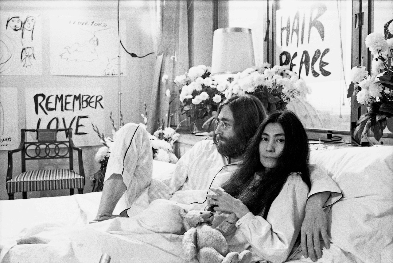 yoko john bed