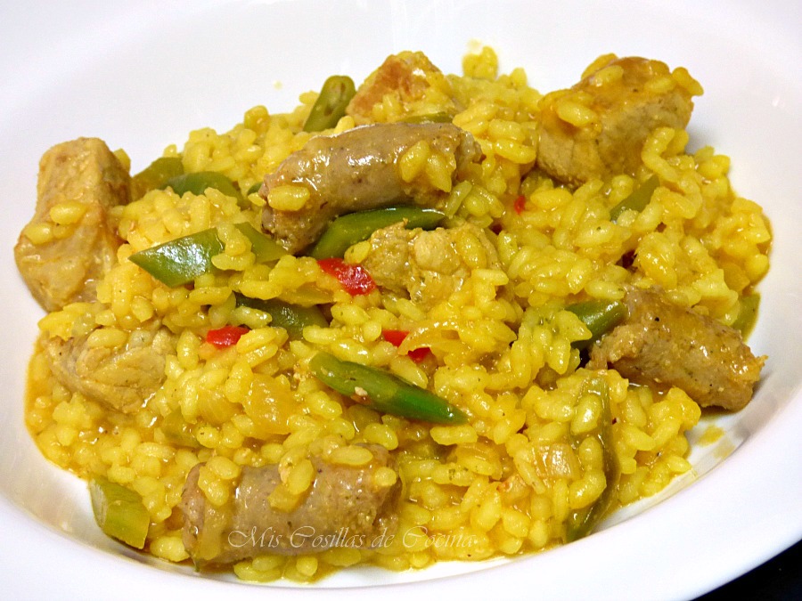 Arroz Con Salchichas, Carne Magra Y Verduras
