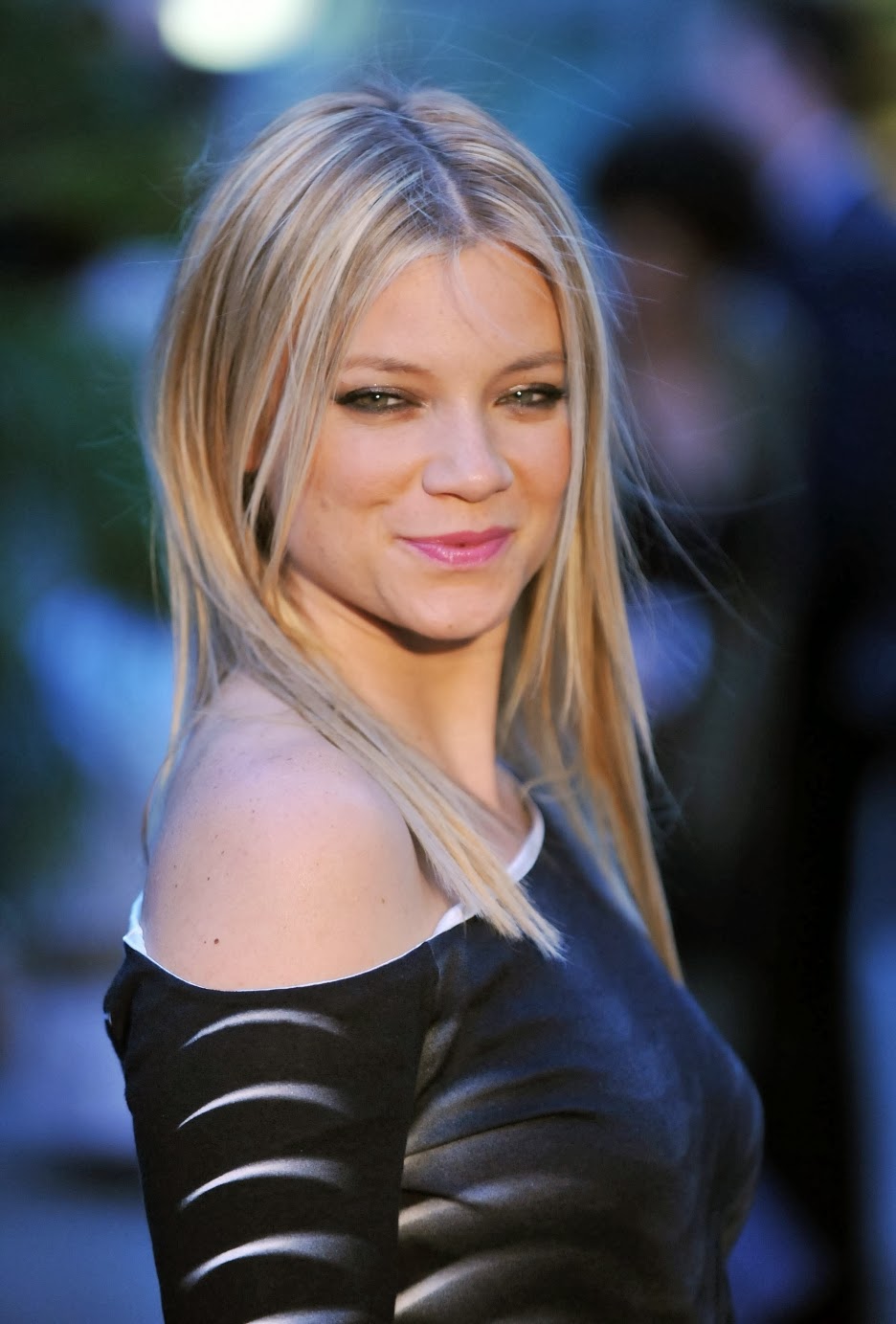 Latest Celebrity Photos: Amy Smart Sexy and Hot wallpapers