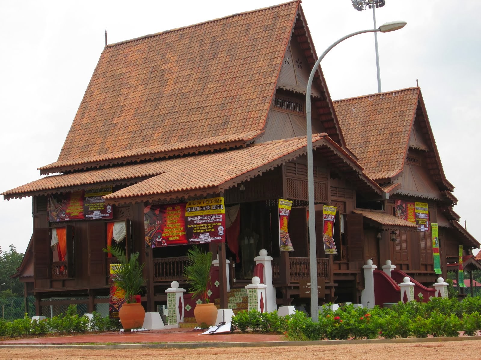 Cawangan kedai kami di Perkampungan Warisan Hang Tuah