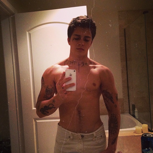 Billy Unger - New Shirtless Twitter Pic.