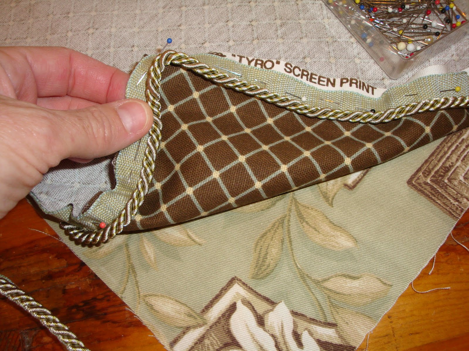 Elegant Nest Pillow Talk