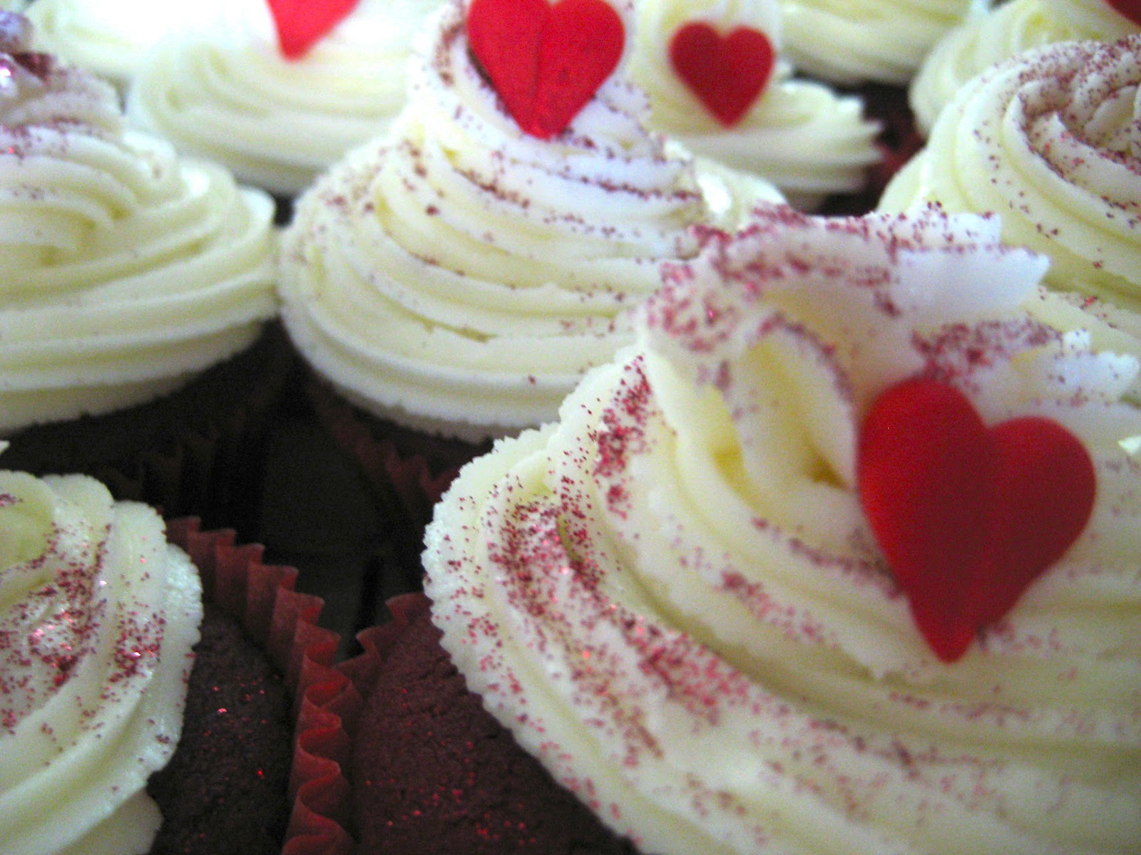 the poison doughnut Engagement cupcakes
