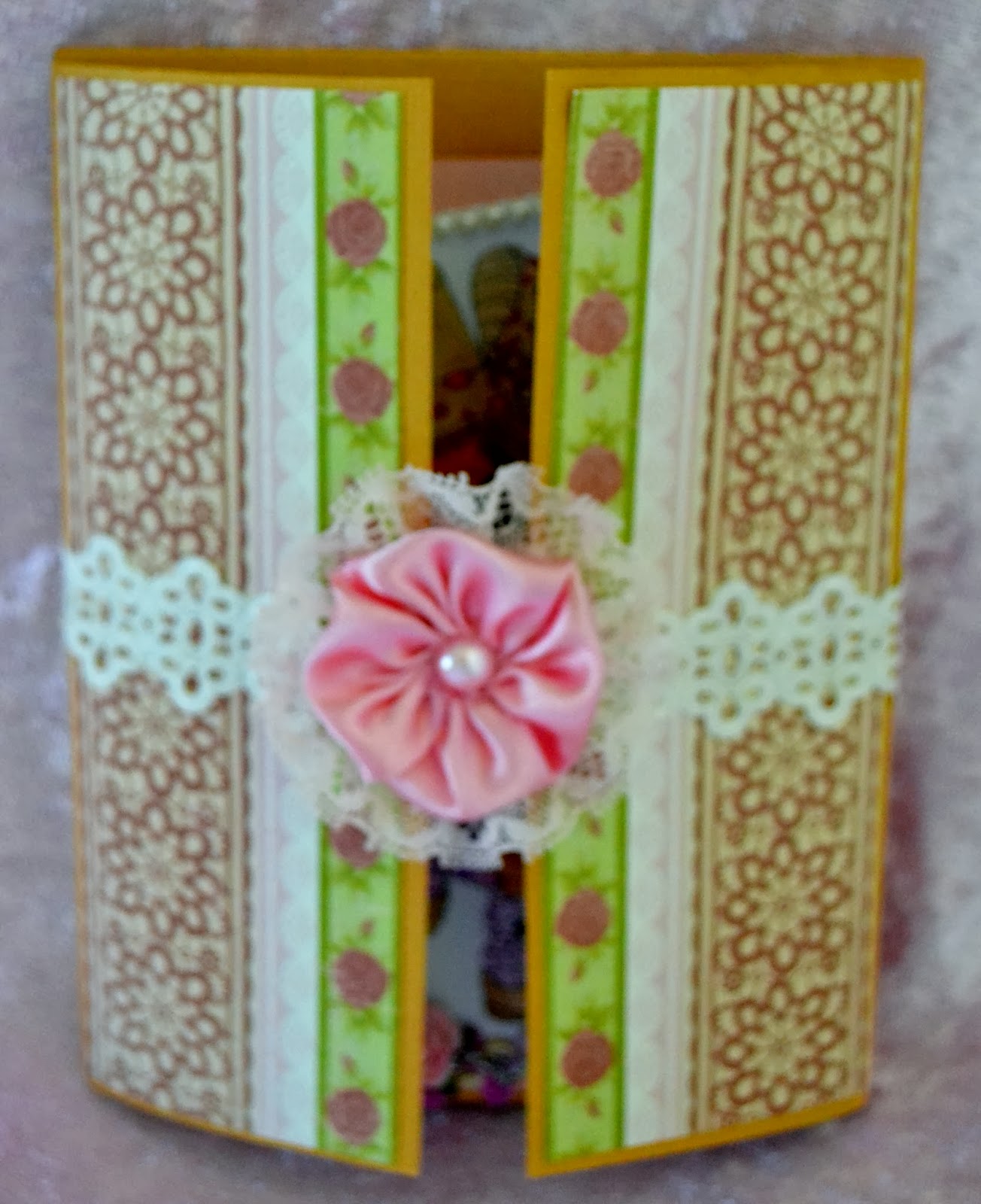 Ange's Treasures Gatefold Easel Card