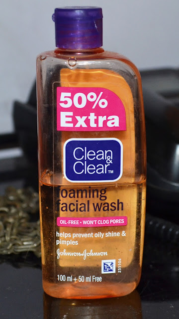 Clean and Clear Foaming Facial Wash Review and Pictures