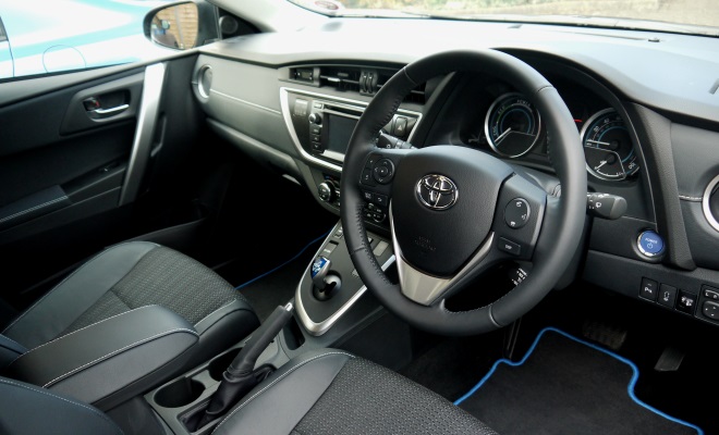 2013 Toyota Auris Hybrid interior