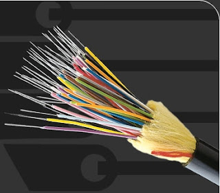  كابلات الألياف البصرية fiber optics  Fiber+optics-2-electron-boy.blog.spot.com.jpg