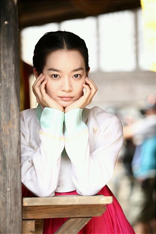 Filebook: Shin Min Ah: Beautiful Inside and Out