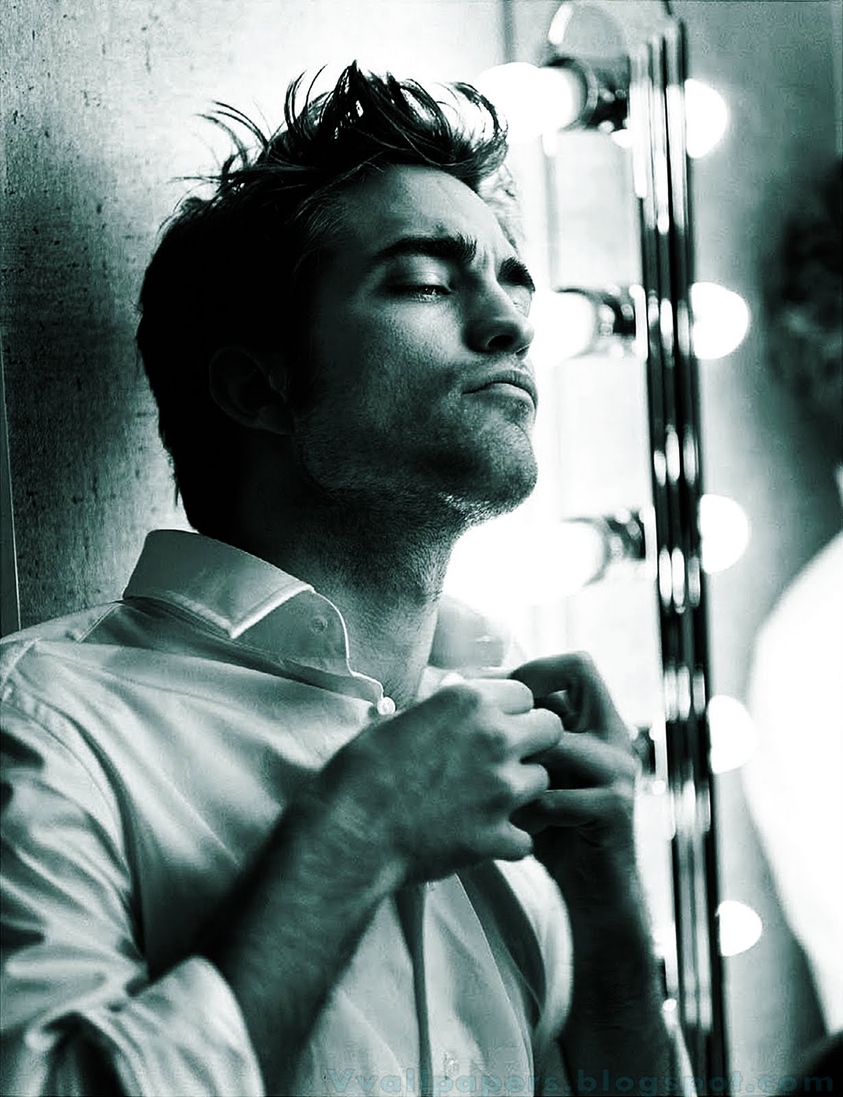 http://1.bp.blogspot.com/-vr8KvgaRfnQ/TgCxjjEbCZI/AAAAAAAACAo/VcIHdm-ZMS0/s1600/robert-pattinson.jpg