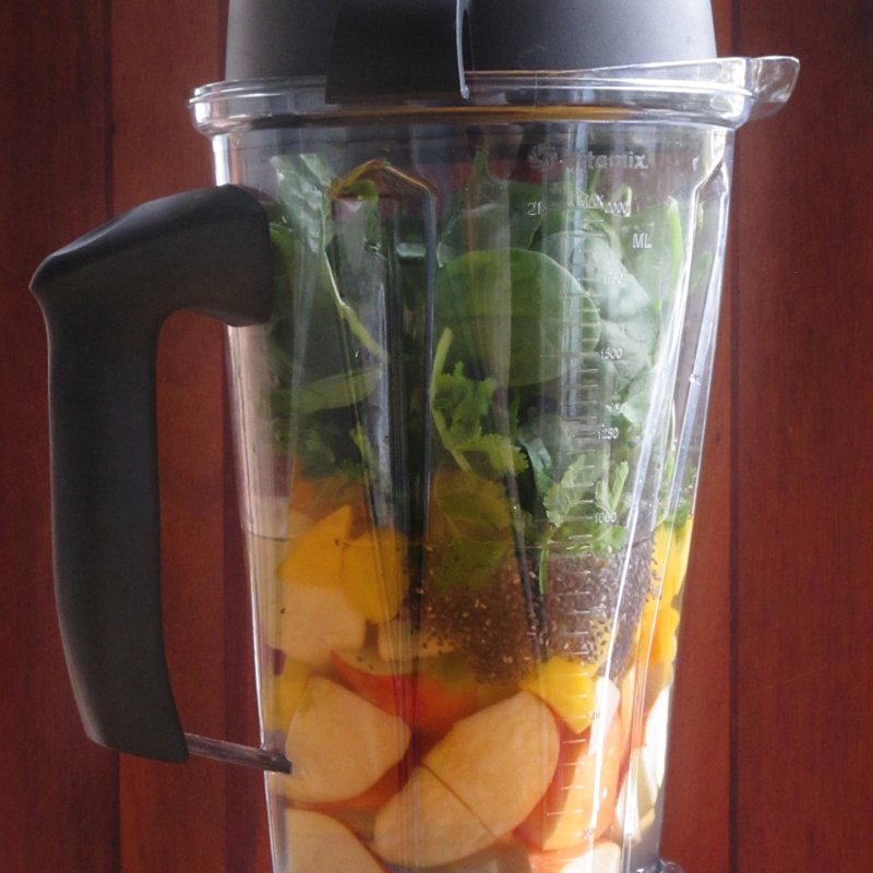 Vitamix Love Green Smoothie with Apples