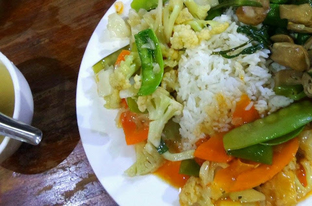 Avventure nel Mondo - Dolce Burma - ristorante Golden Shan - Mandalay Avventure nel Mondo - Dolce Burma - ristorante Golden Shan - Mandalay