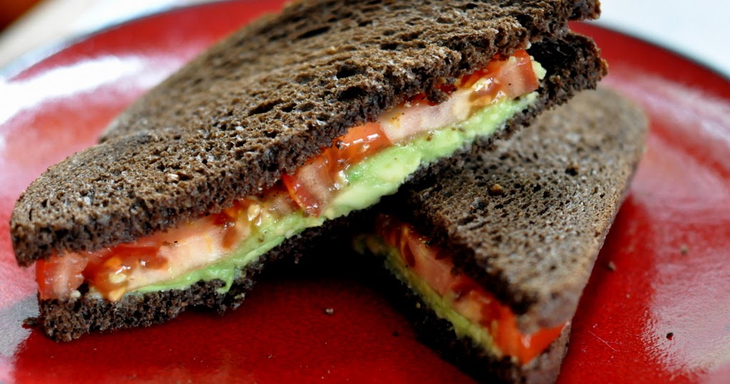 {Meatless Monday} Fresh Tomato and Avocado Sandwiches Taste As You Go