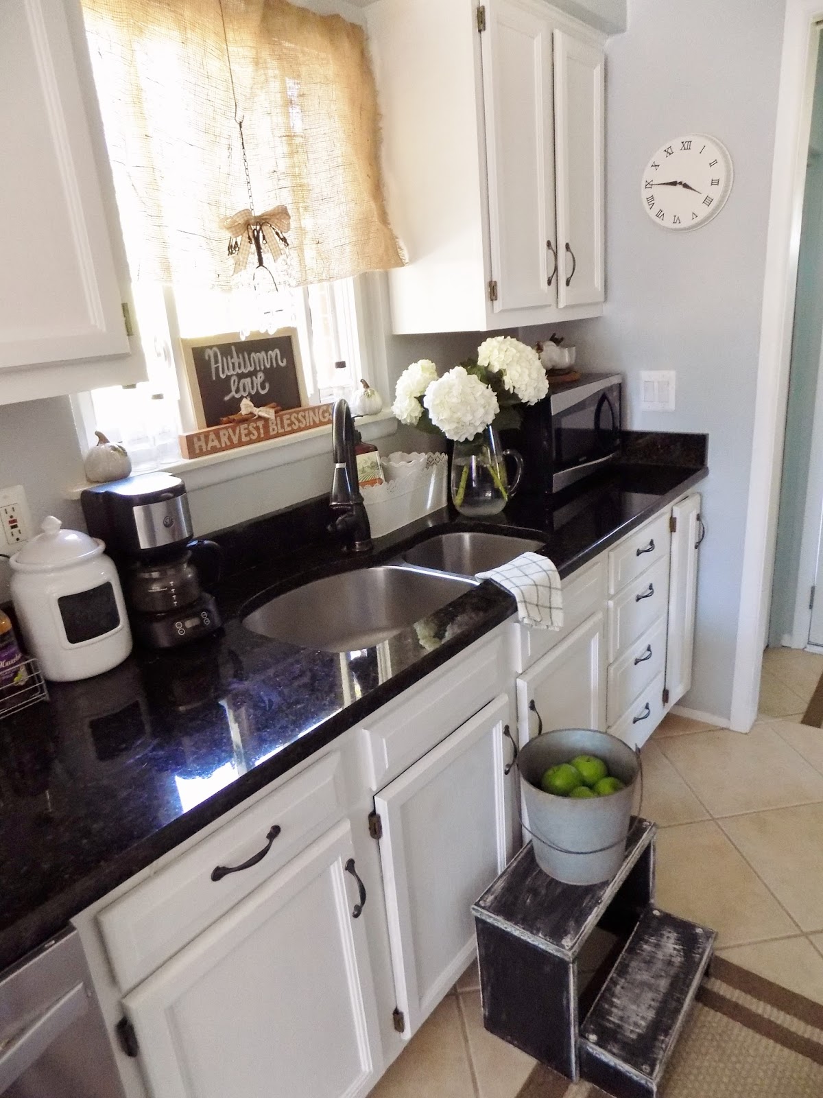 The Quaint Sanctuary { DIY NoSew Burlap Curtain }