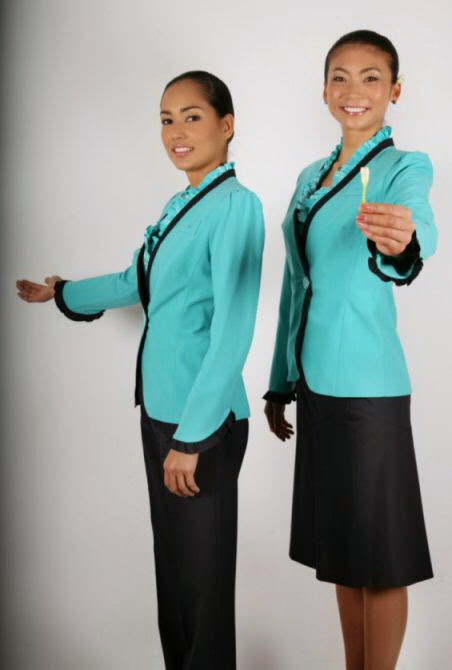air+tahiti+stewardesses_4.jpg