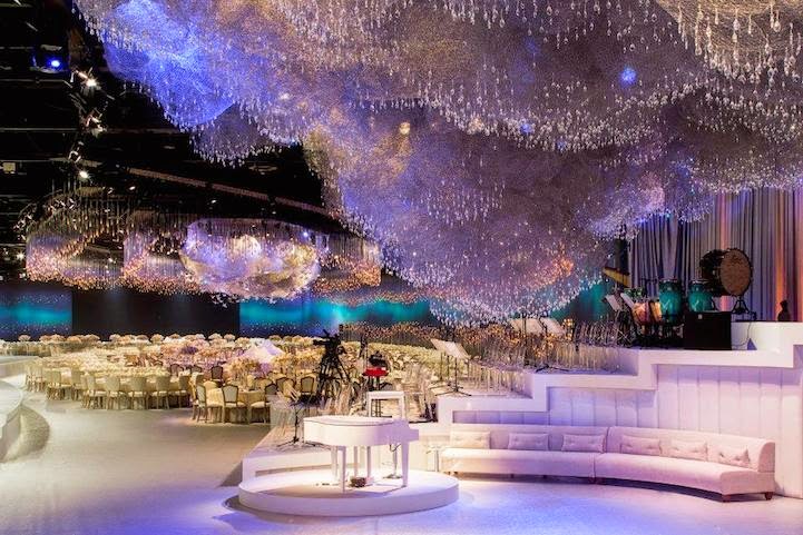 スワロ・ライトスティック・折鶴で彩られた結婚式