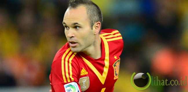 TENGAH : Andres Iniesta TENGAH : Andres Iniesta