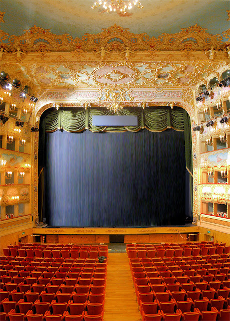 The newly restored auditorium of La Fenice Opera House. Photo: WikiMedia.org.