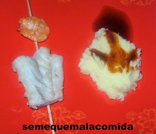 recetas  Mini+borchetas+de+bacalao+con+langostinos