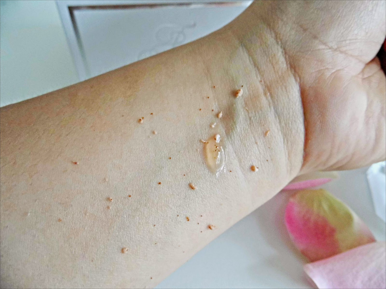 Forever Flawless Diamond Infused Facial Peeling Gel Chocolate Lipstick