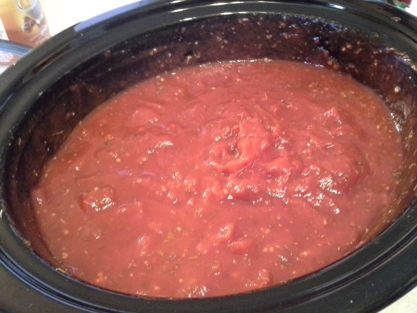 Little Chuck's Selfsufficiency, Recycling, and Bargain Living Slow Cooker Spaghetti Sauce