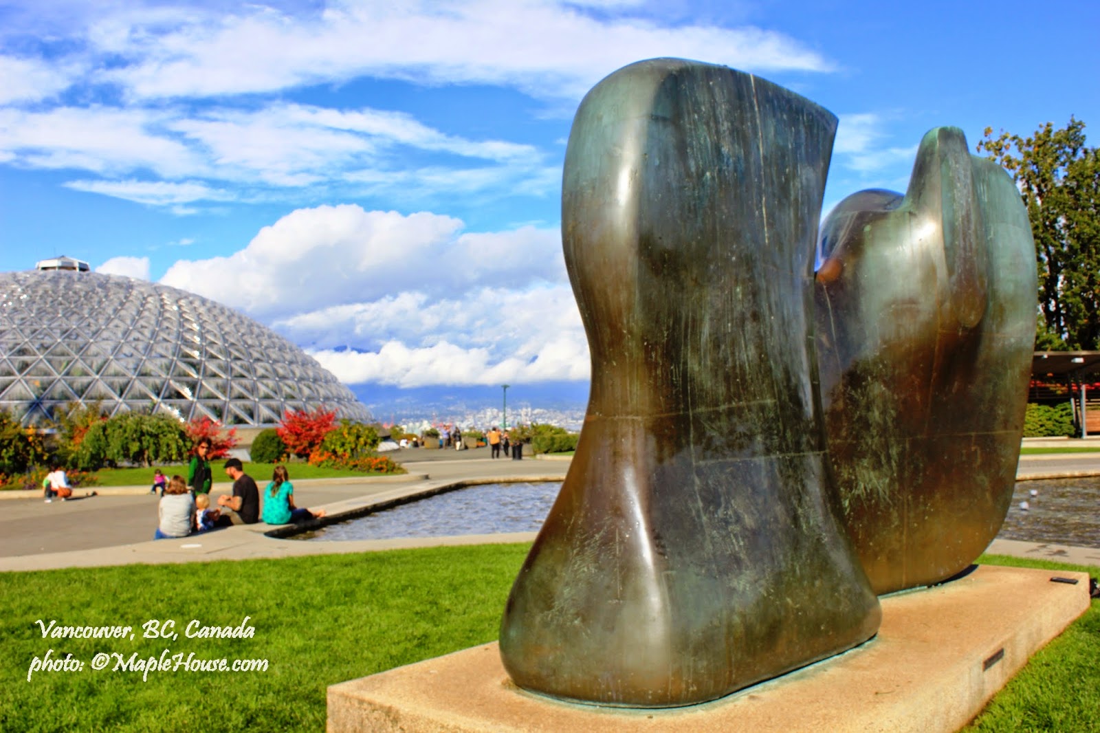 Living Vancouver Canada Visiting Queen Elizabeth Park in Vancouver