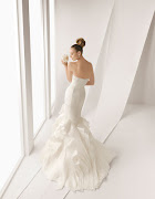 See more fabulous gowns by Rosa Clara here. (rosaclara )