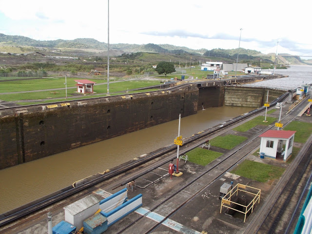 panama canal canal lock
