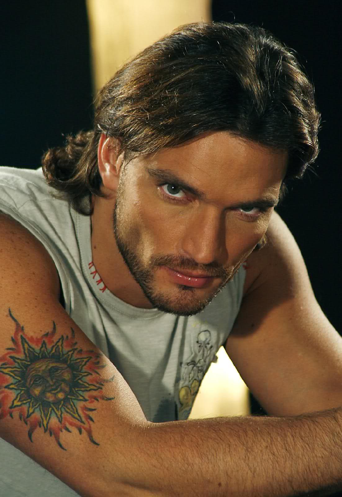 latinos23: Julian Gil