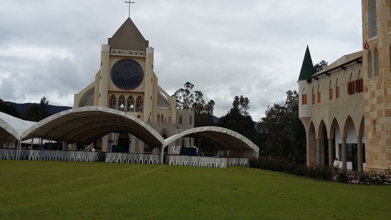 COOPERADORES DE LOS HERALDOS DEL EVANGELIO - CHIQUINQUIRÁ: Consagración de  la Iglesia de Nuestra Señora de Fátima, Tocancipa
