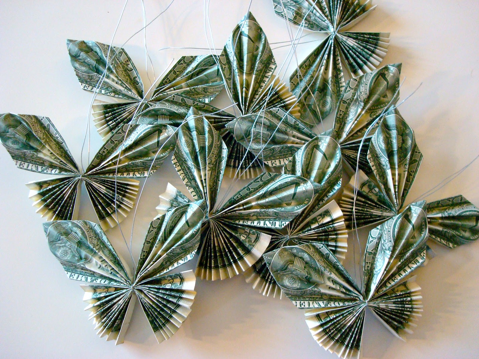 Once Upon A Pink Moon Tutorial How to make a candy lei with dollar